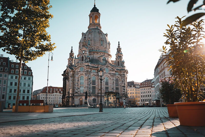 Blick auf die Frauenkirche vom Neumarkt in Dresden. Foto: Michael R. Hennig (DML-BY) -- View of the Frauenkirche from the Neumarkt in Dresden. Photo: Michael R. Hennig (DML-BY)